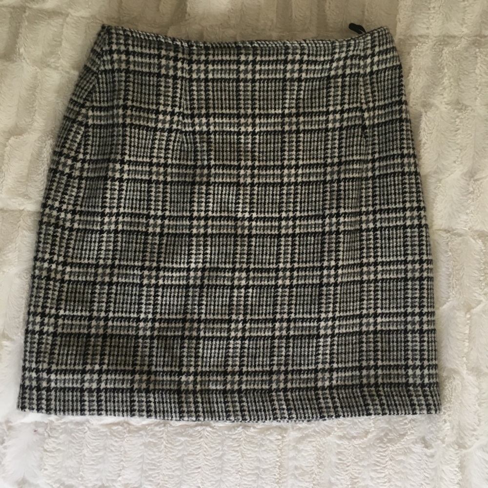 Wool blend houndstooth mini skirt